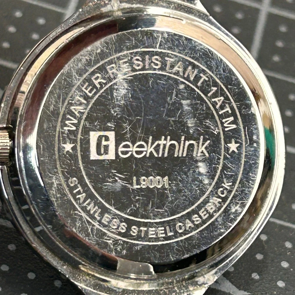 Geekthink L9001 Womens‎ Quartz Watch Silver Bangle Black Dial Crystal Accents